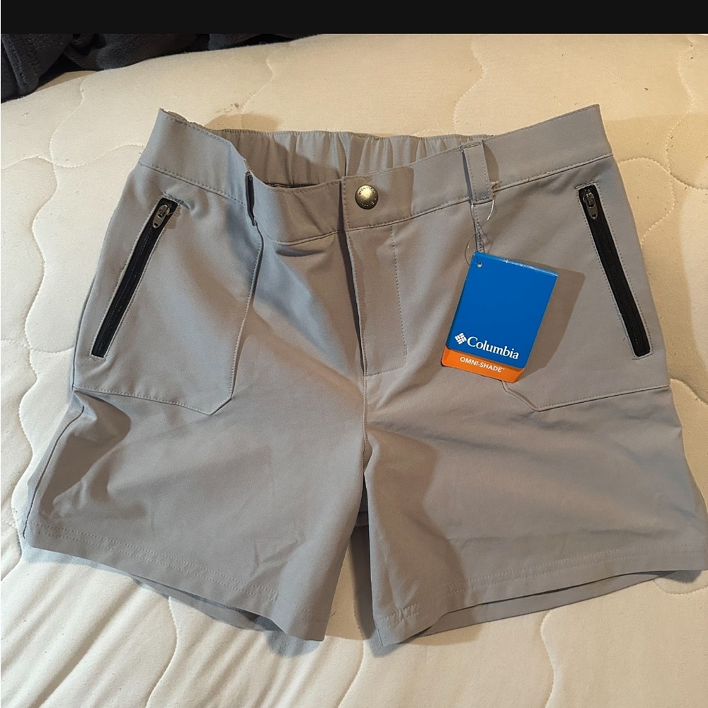 Columbia Gray Kids Shorts with Black Zippers